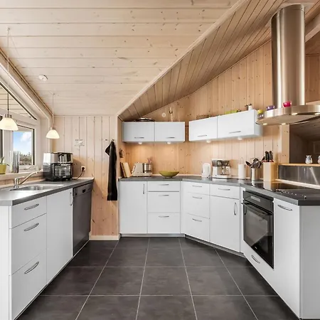 Tobbi - 1-1km To The Fjord By Interhome Hemmet