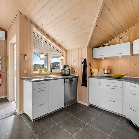 Tobbi - 1-1km To The Fjord By Interhome Feriehus